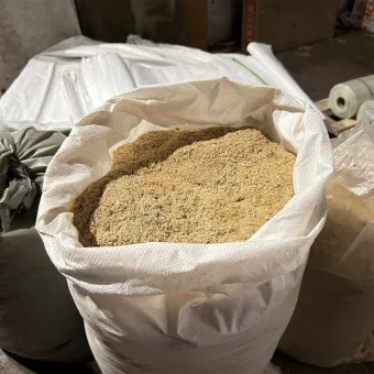 Fűrészpor keményfa - AKÁC zsákban (110l)  16-20kg